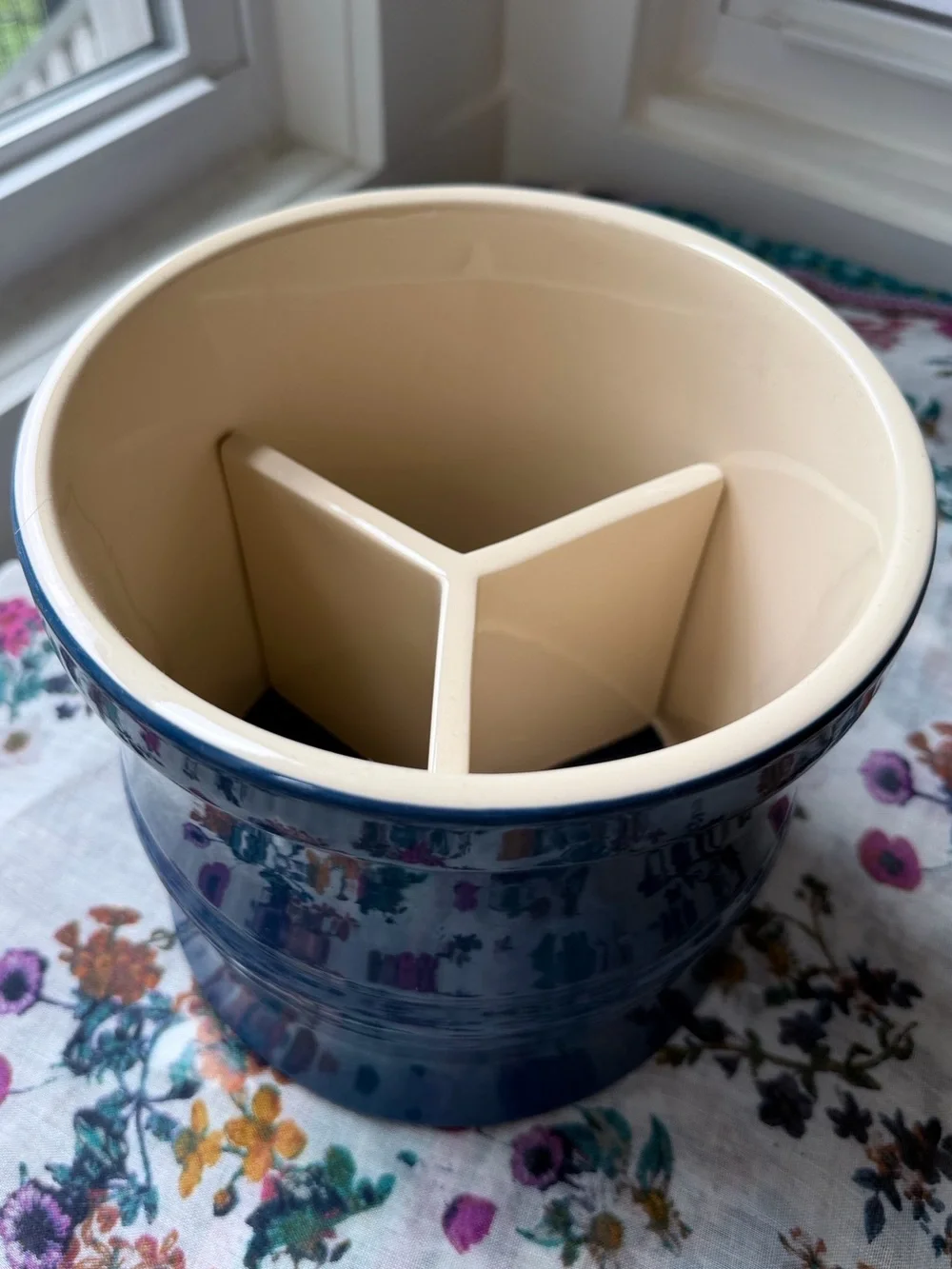 CHEFS Stoneware Navy Blue Utensil Crock Organizer w/ Divider 7.5”